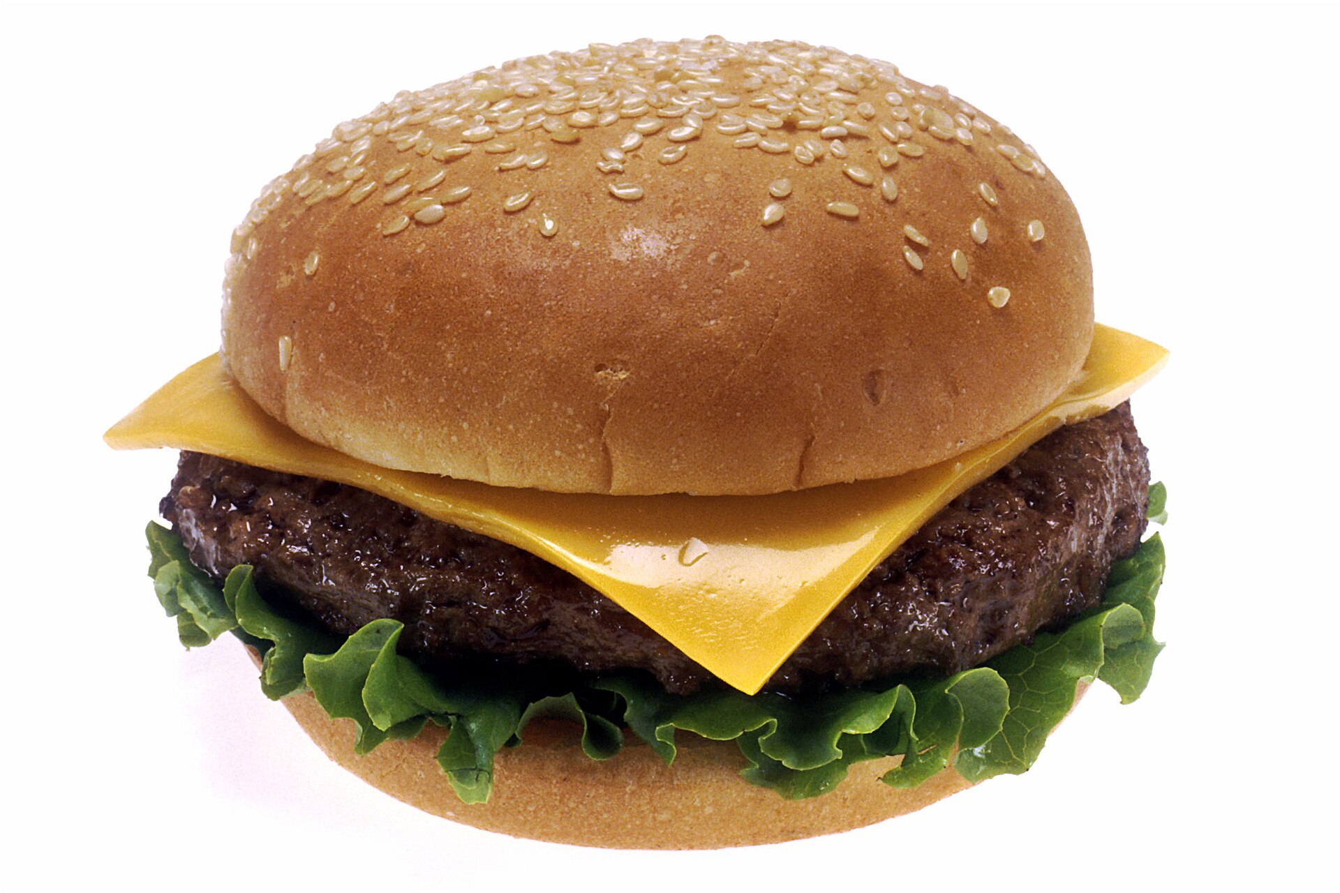 Hamburguesa con queso, lechuga y pan con ajonjolí