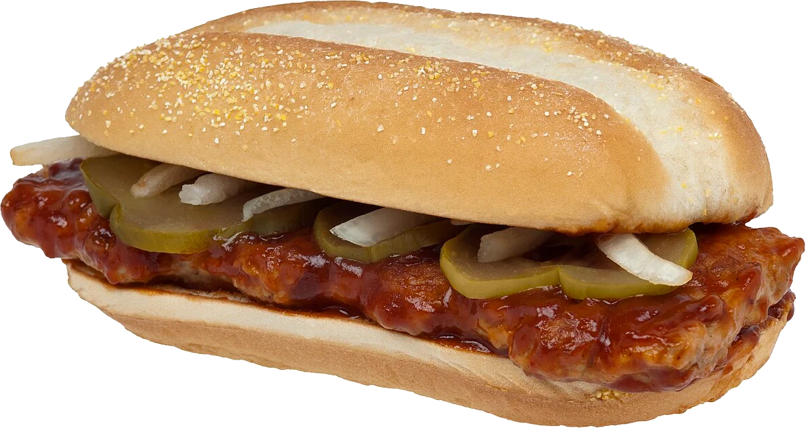 Sándwich de cerdo con salsa BBQ, pepinillos y cebolla